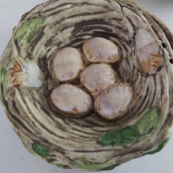 bluebird on nest salt and  pepper shakers Ceramic - Picture 2 of 8